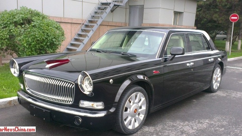 Chińska limuzyna odbiera klientów Rolls-Royce