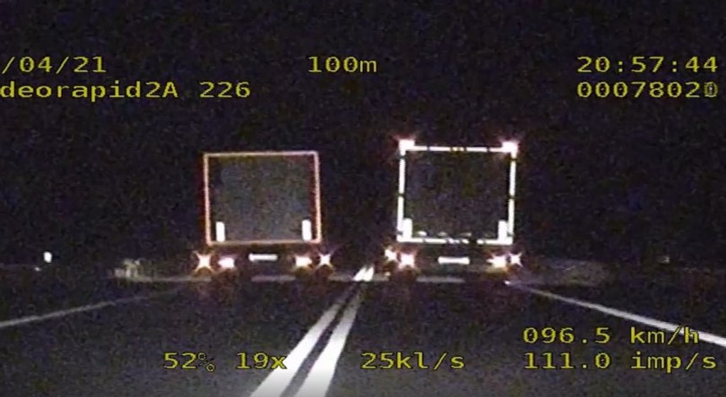 Wyprzedzał TIR-em na zakazie i wzniesieniu