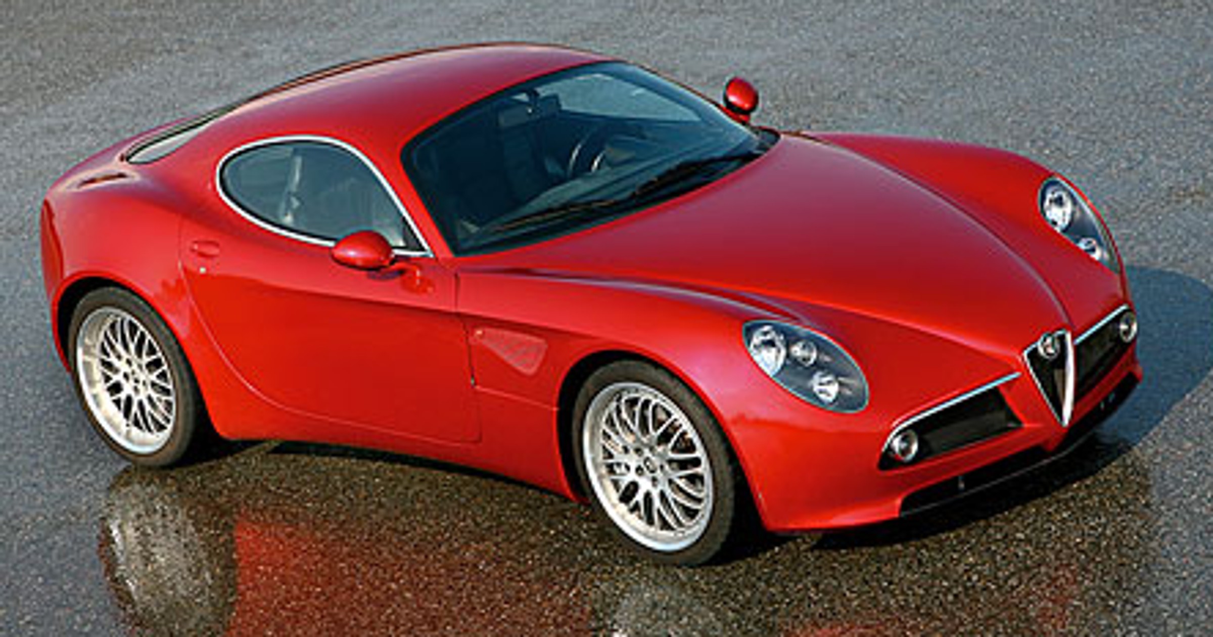 Paryż: Alfa Romeo 8c Competizione oficjalnie!