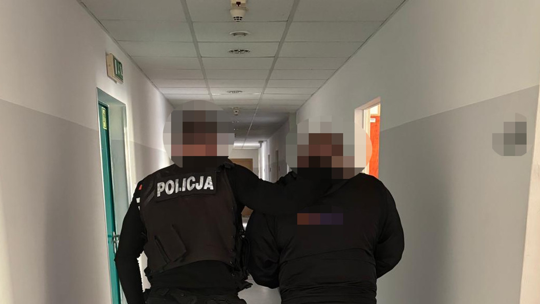 Obraz pochodzący z serwisu https://piaseczno.policja.gov.pl/pp1/aktualnosci/129486,Zdenerowal-sie-wiec-urwal-wycieraczke.html