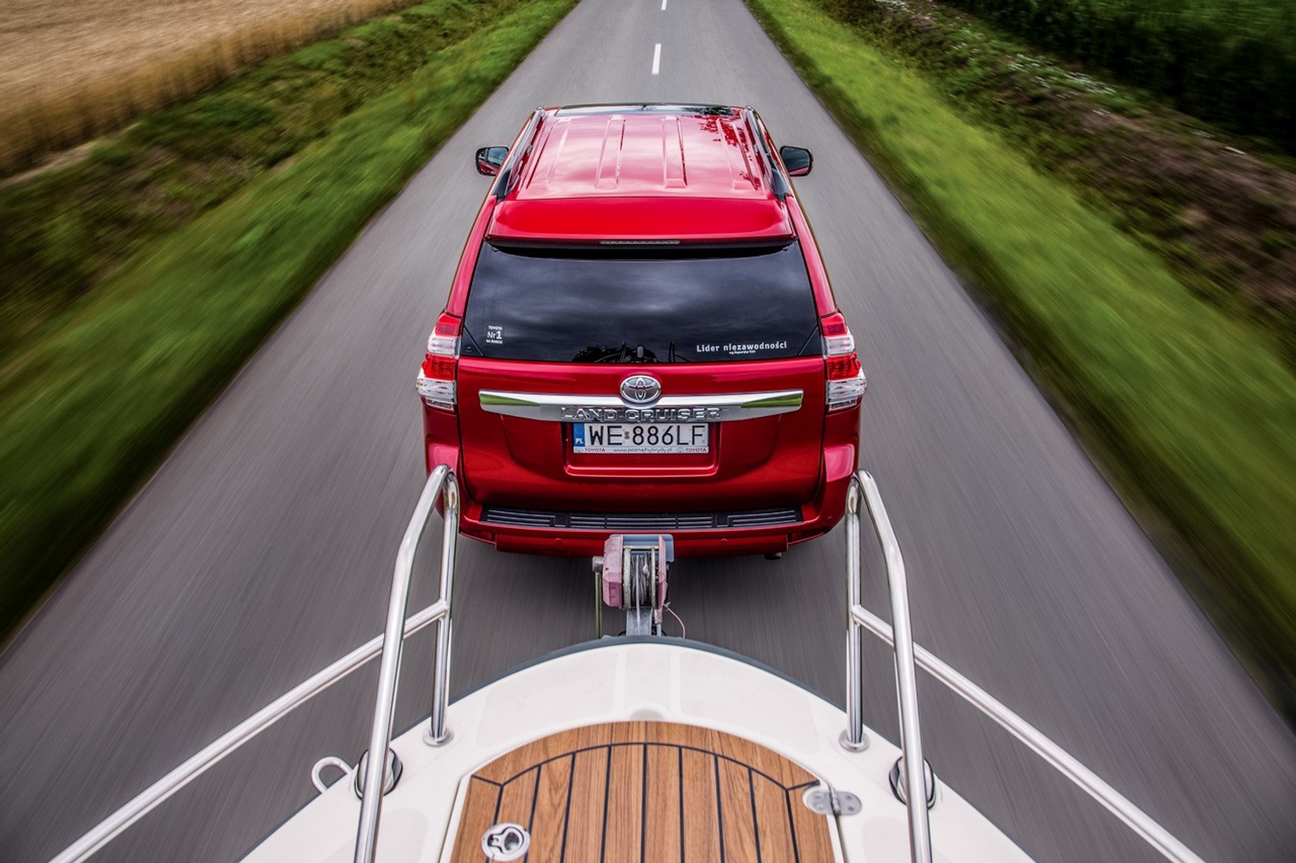 Holowanie ciężkiej przyczepy: to musisz wiedzieć