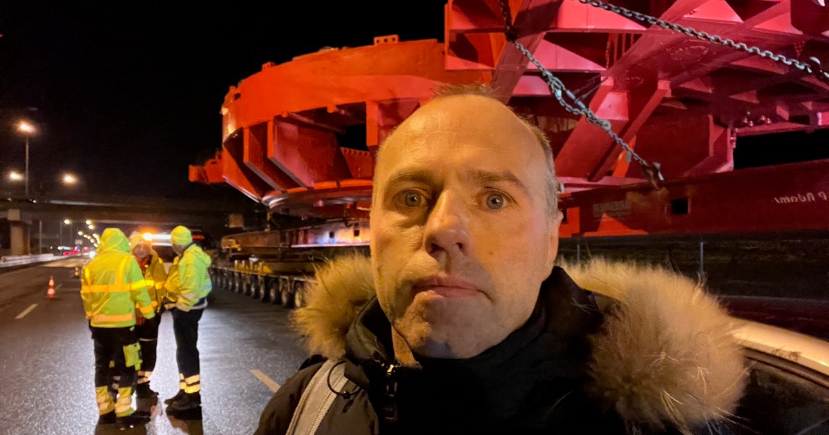 Transport gigantycznej maszyny TBM w Warszawie
