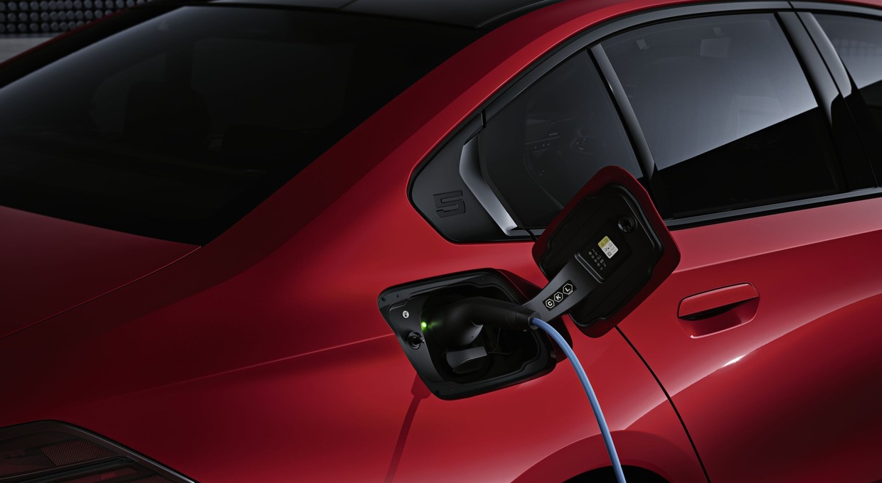 Dziś wchodzi w życie AFIR. Co ta rewolucja oznacza dla ciebie i innych kierowców