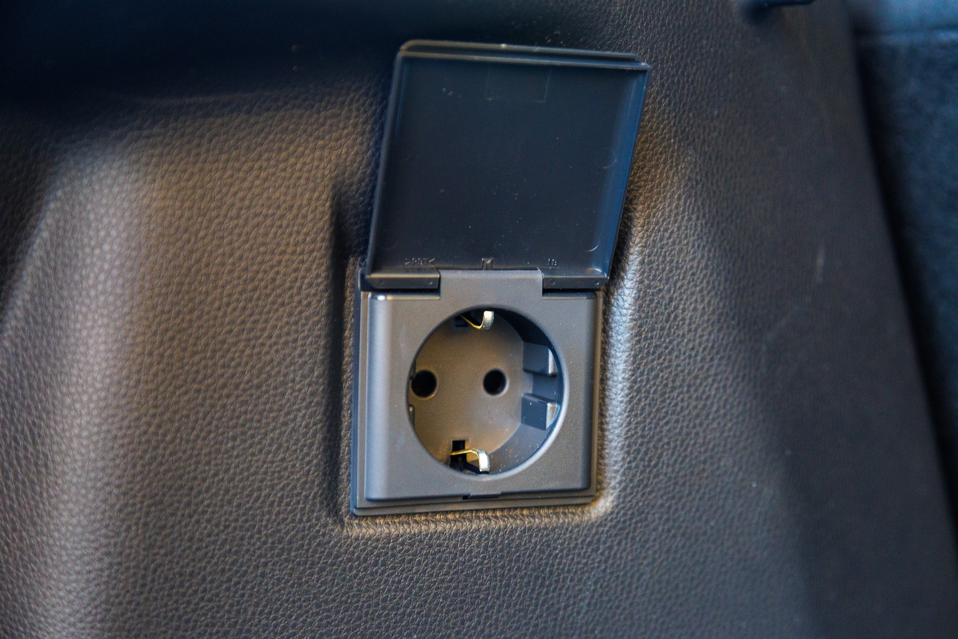 2024 Toyota C-HR PHEV