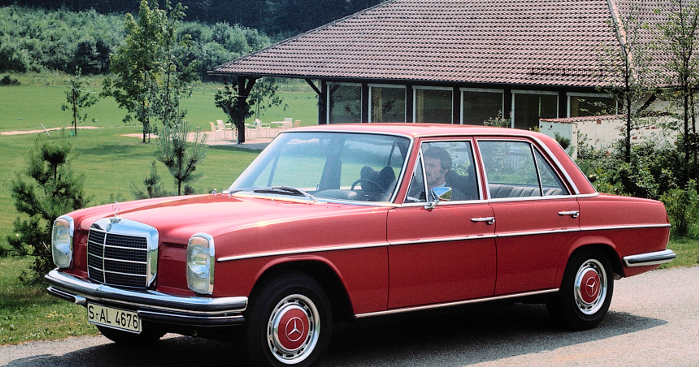 50 lat limuzyn Mercedes-Benz W 114/115