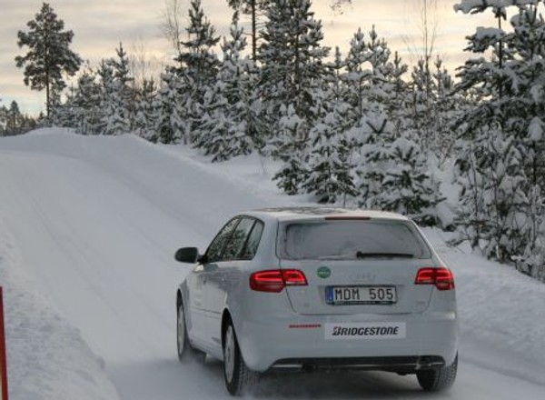 Jak testuje się zimowe opony?