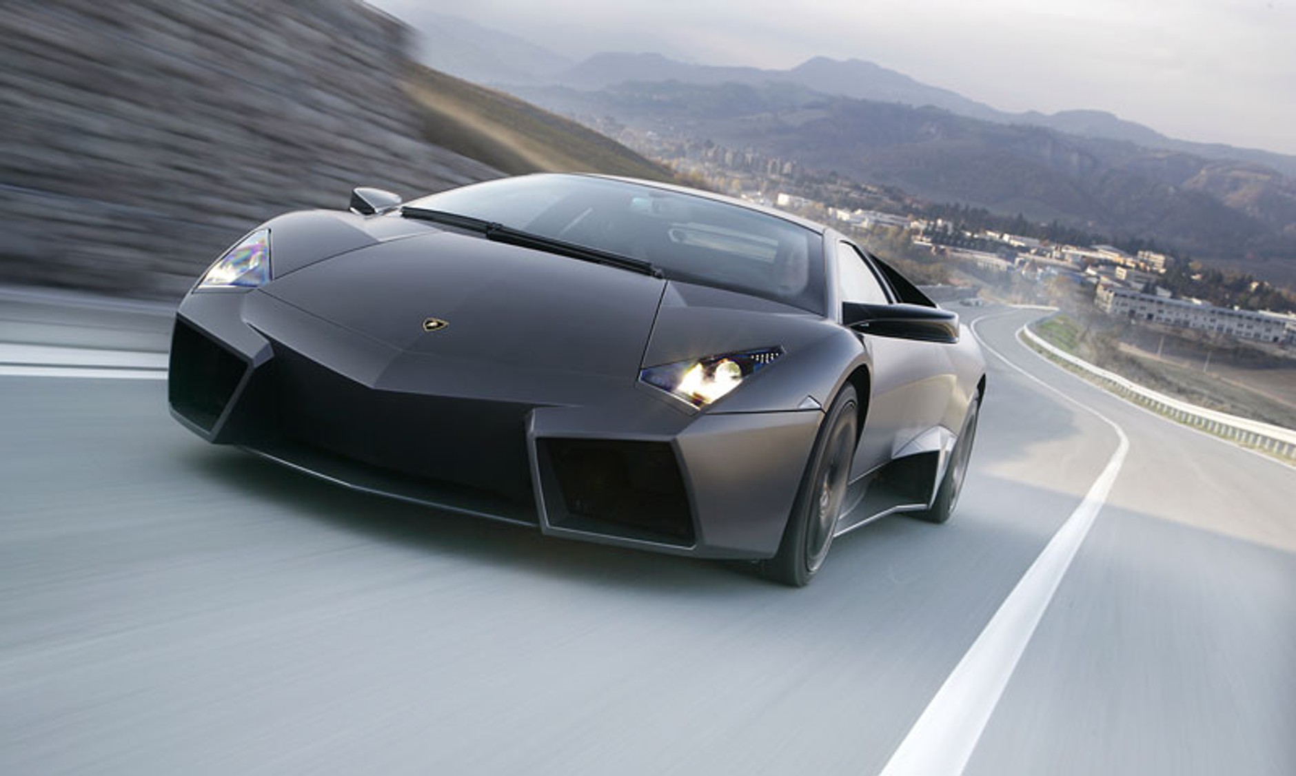 Lamborghini Reventon: zacisze z krewnym odrzutowca (fotogaleria)