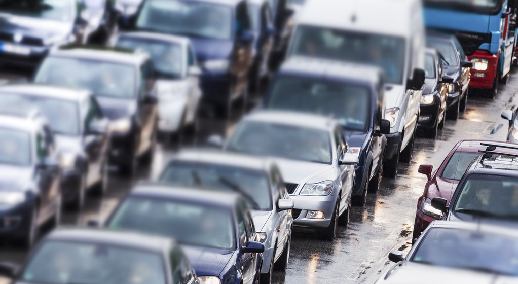 Korek na zdrodze - zdjęcie ilustracyjne