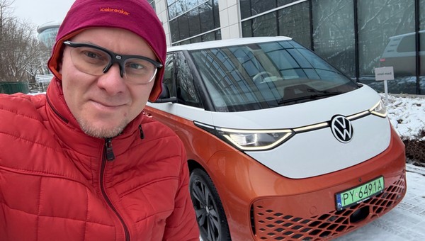 Atak zimy, a ja testuję elektrycznego busa. Jak Volkswagen ID.Buzz działa w taką pogodę?
