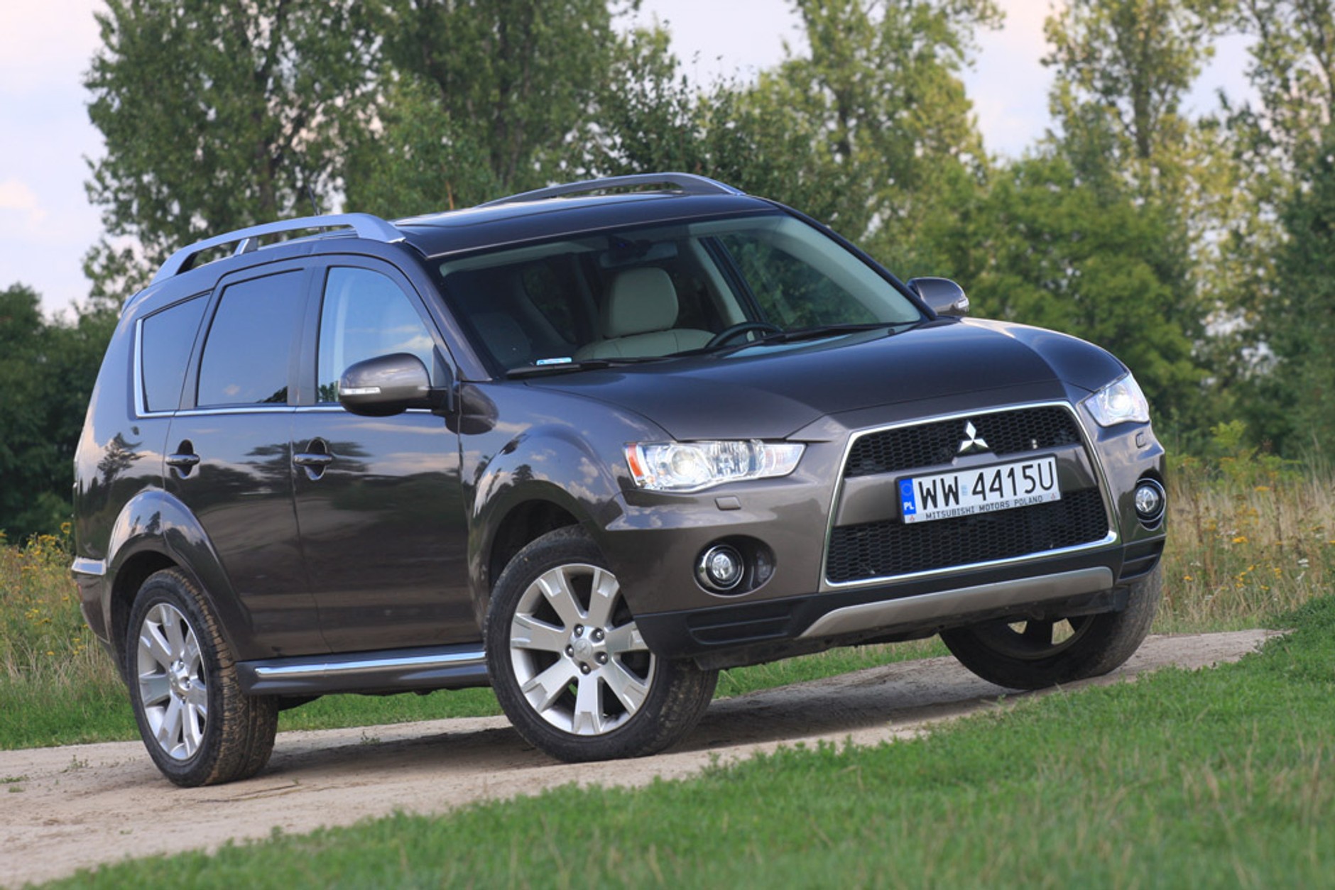 Mitsubishi Outlander: Duży, ładny...  terenowy?