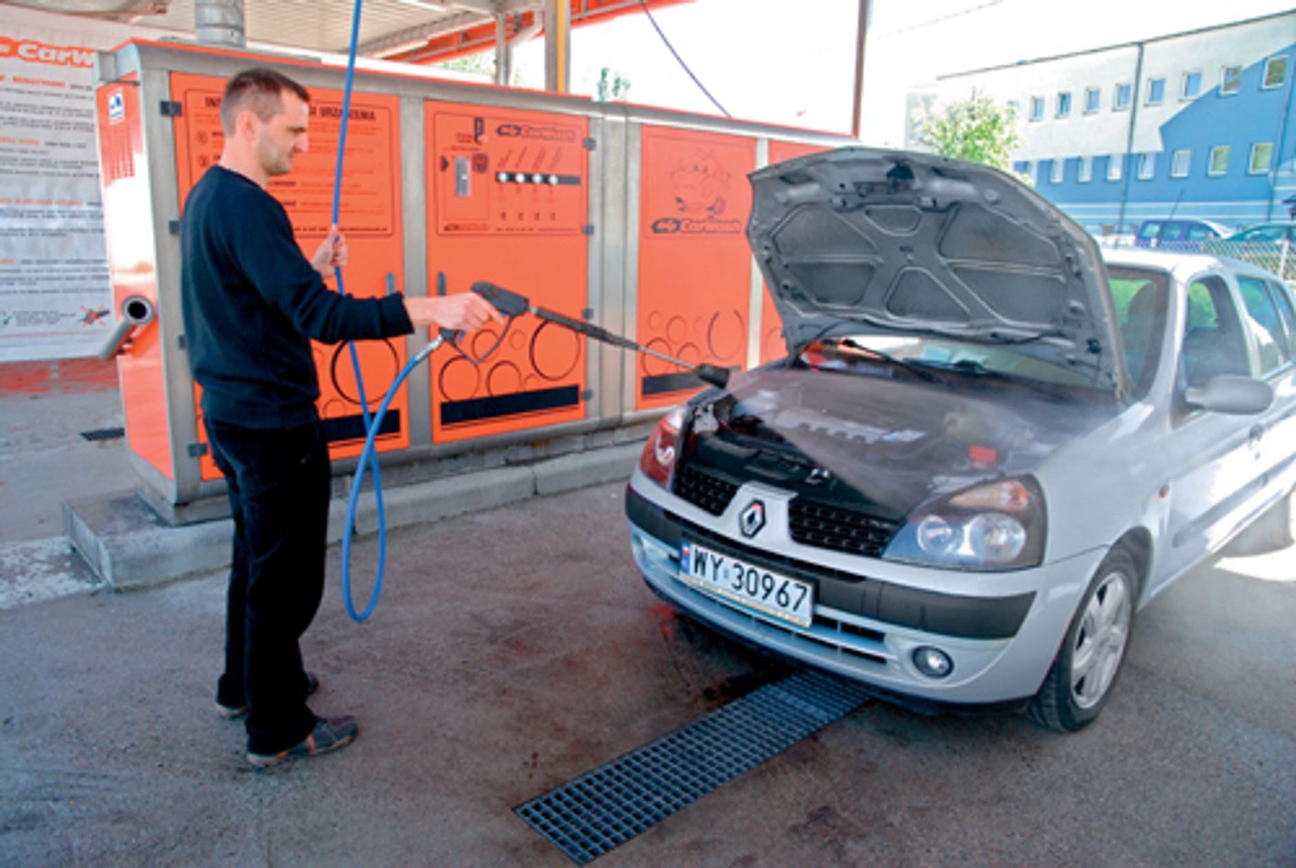Jak zimą myć auto? Dzięki nam twój samochód będzie czusty również zimą