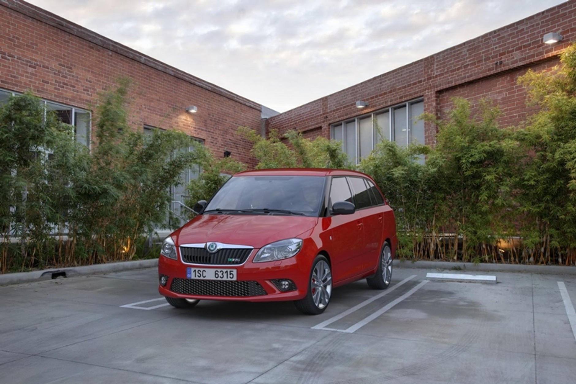 Skoda Fabia RS – rodzinne kombi z miejscem na 180 koni