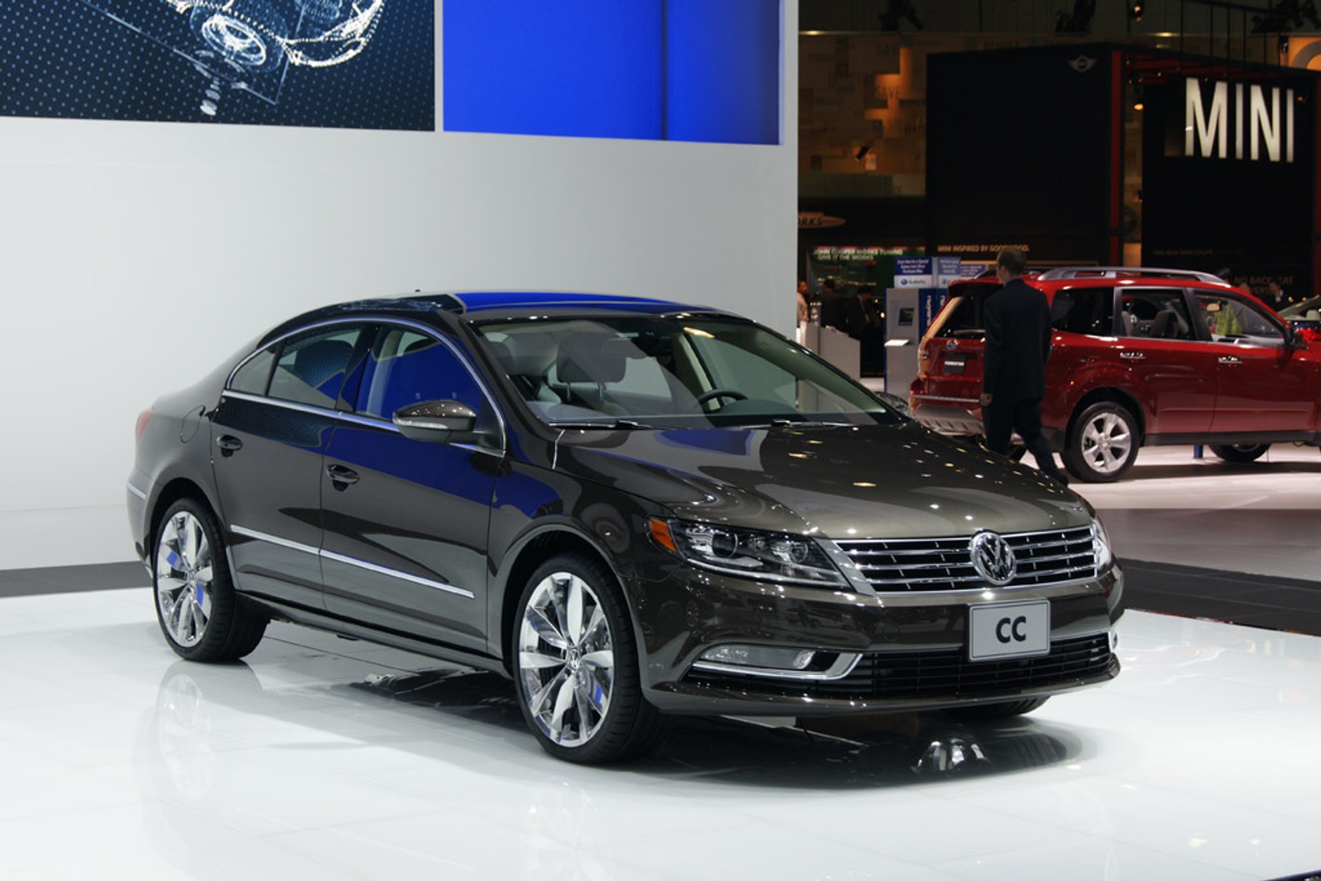 Los Angeles Auto Show 2011: duże nadal w modzie