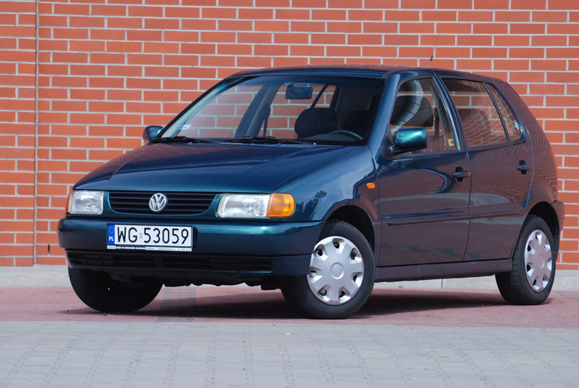 Szukamy auta dla młodego kierowcy: pierwszy samochód – dobry, tani, z charakterem