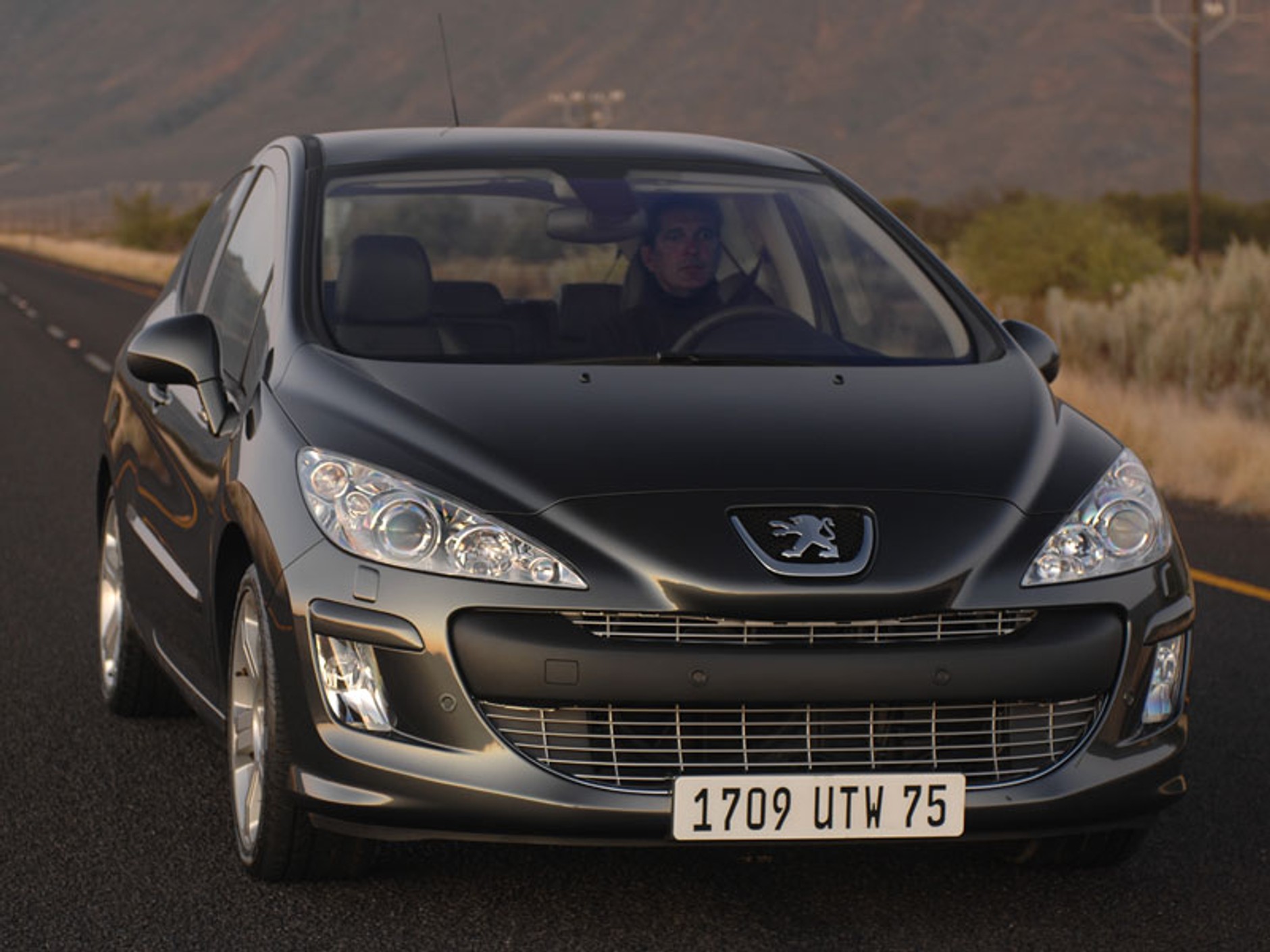 IAA Frankfurt 2007: Peugeot 308 także jako hybryda (3,4 l/100 km)
