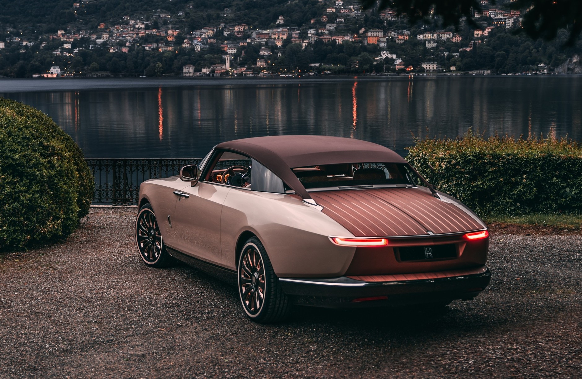 Drugi z serii zaledwie trzech Rolls-Royce'ów Boat Tail