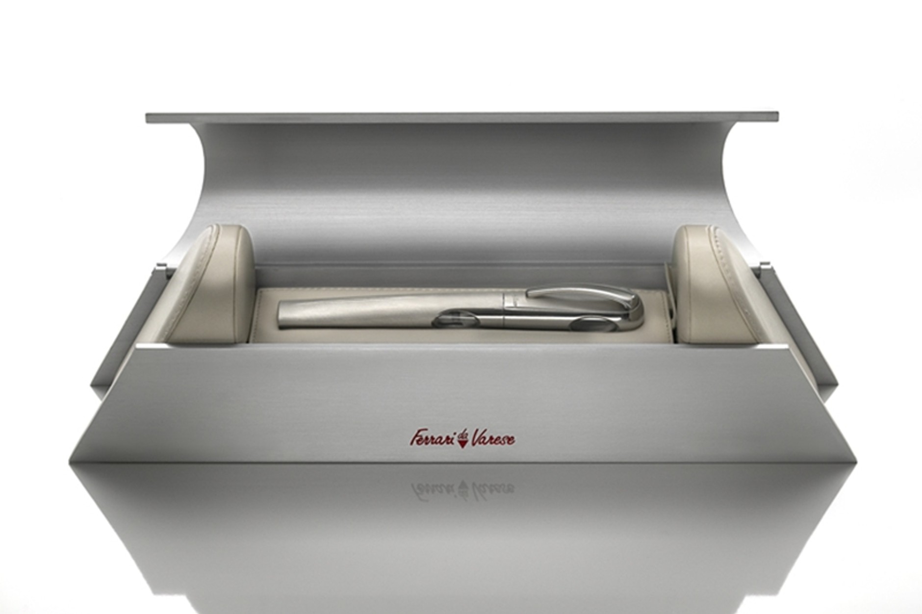 Ferrari stworzyło pióro dla Bugatti