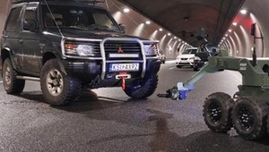 Nocna akcja na Zakopiance. Alarm w tunelu pod Luboniem Małym i wojenny scenariusz