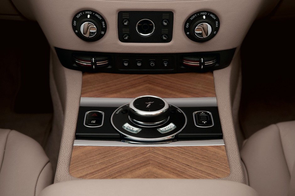 Rolls-Royce – rekordowa sprzedaż w 2016 r.