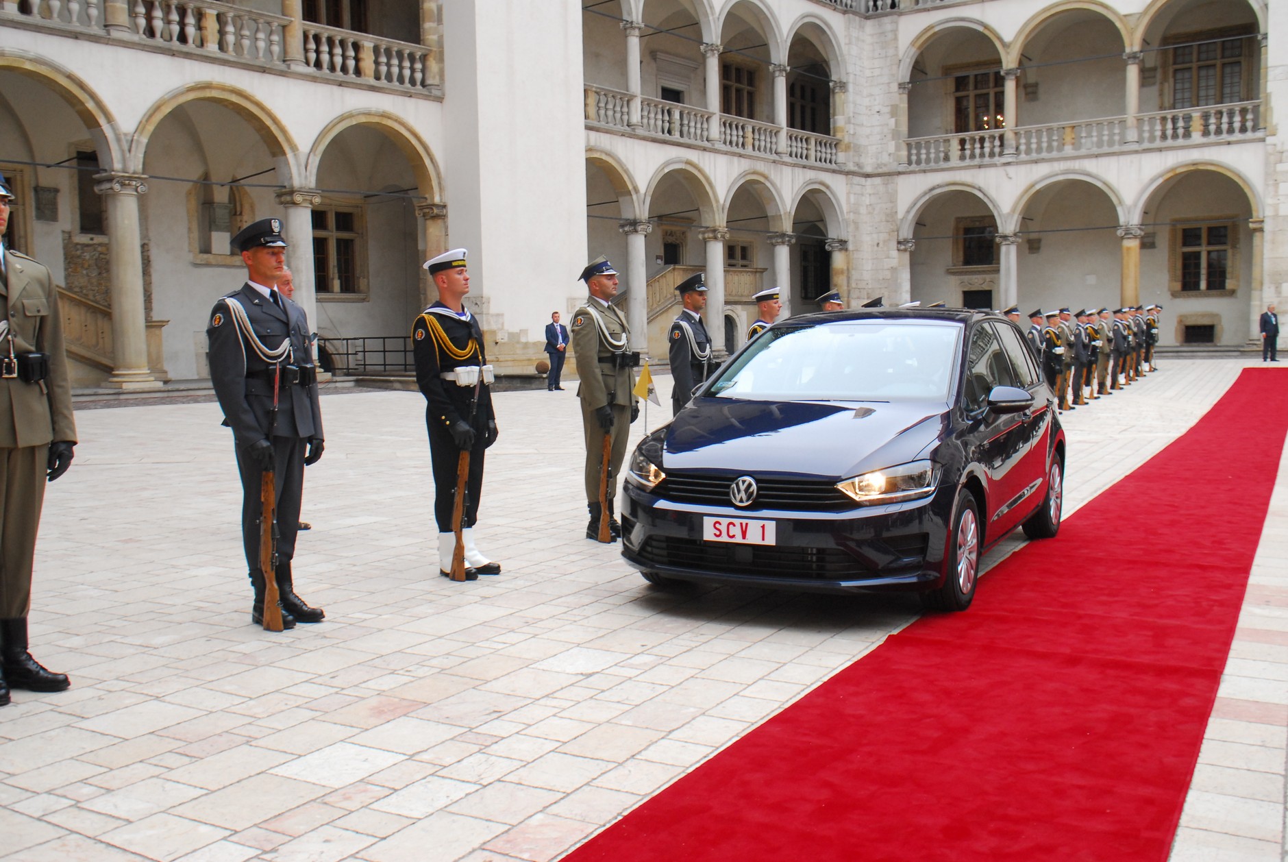 Volkswagen Golf Sportsvan papieża Franciszka