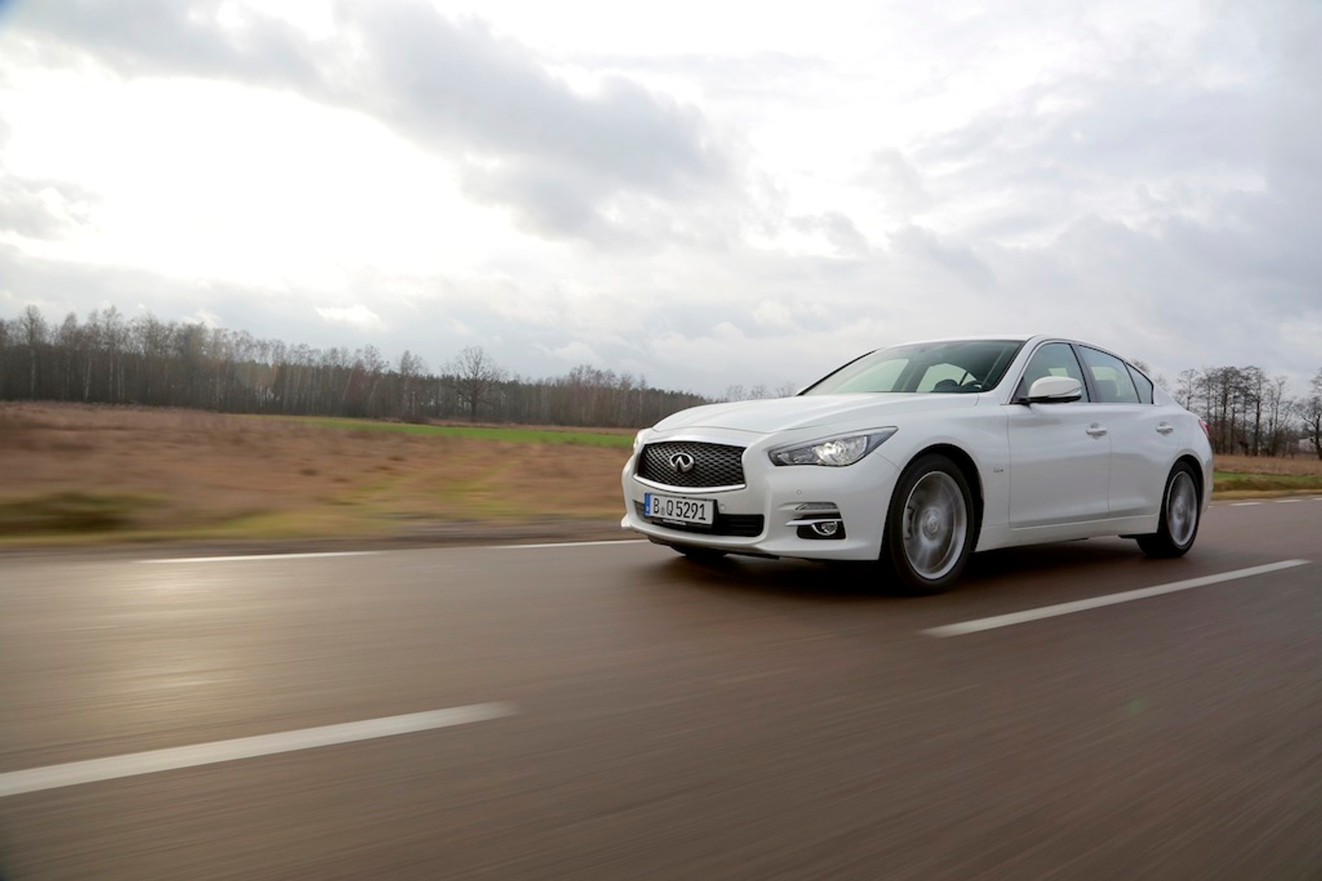 Test Infiniti Q50 2.2d