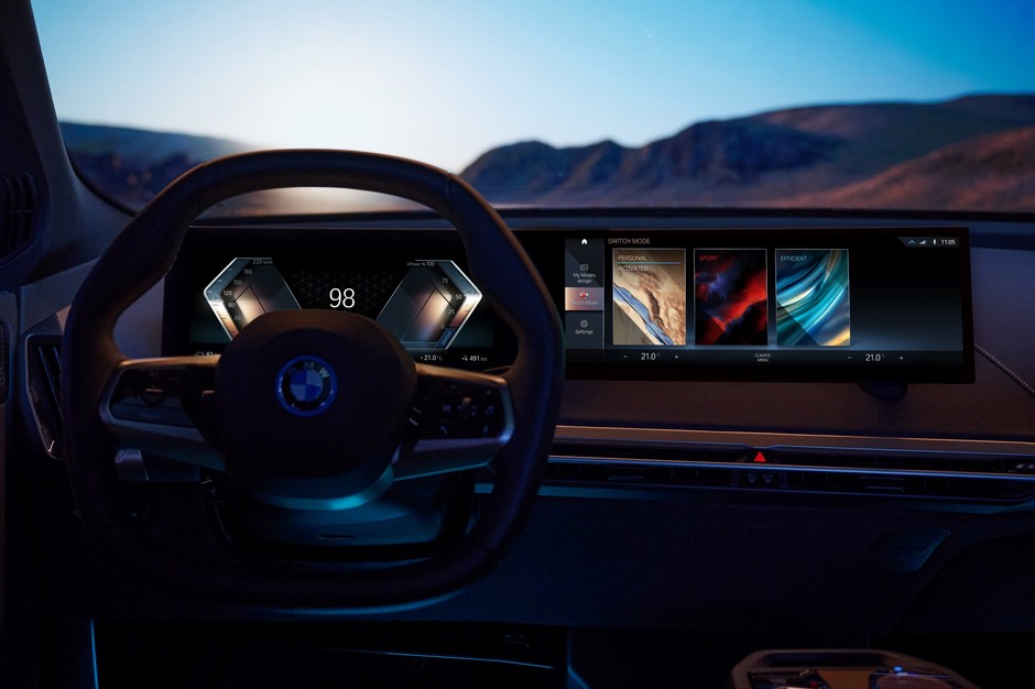 BMW iDrive oraz system 8 generacji