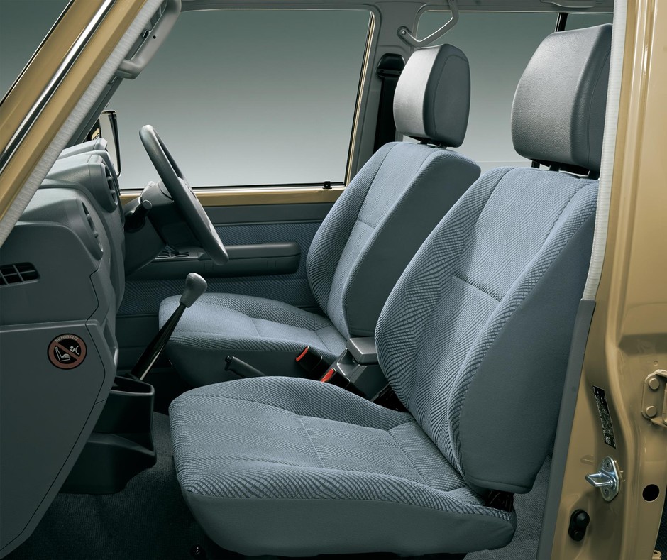 Toyota Land Cruiser J7
