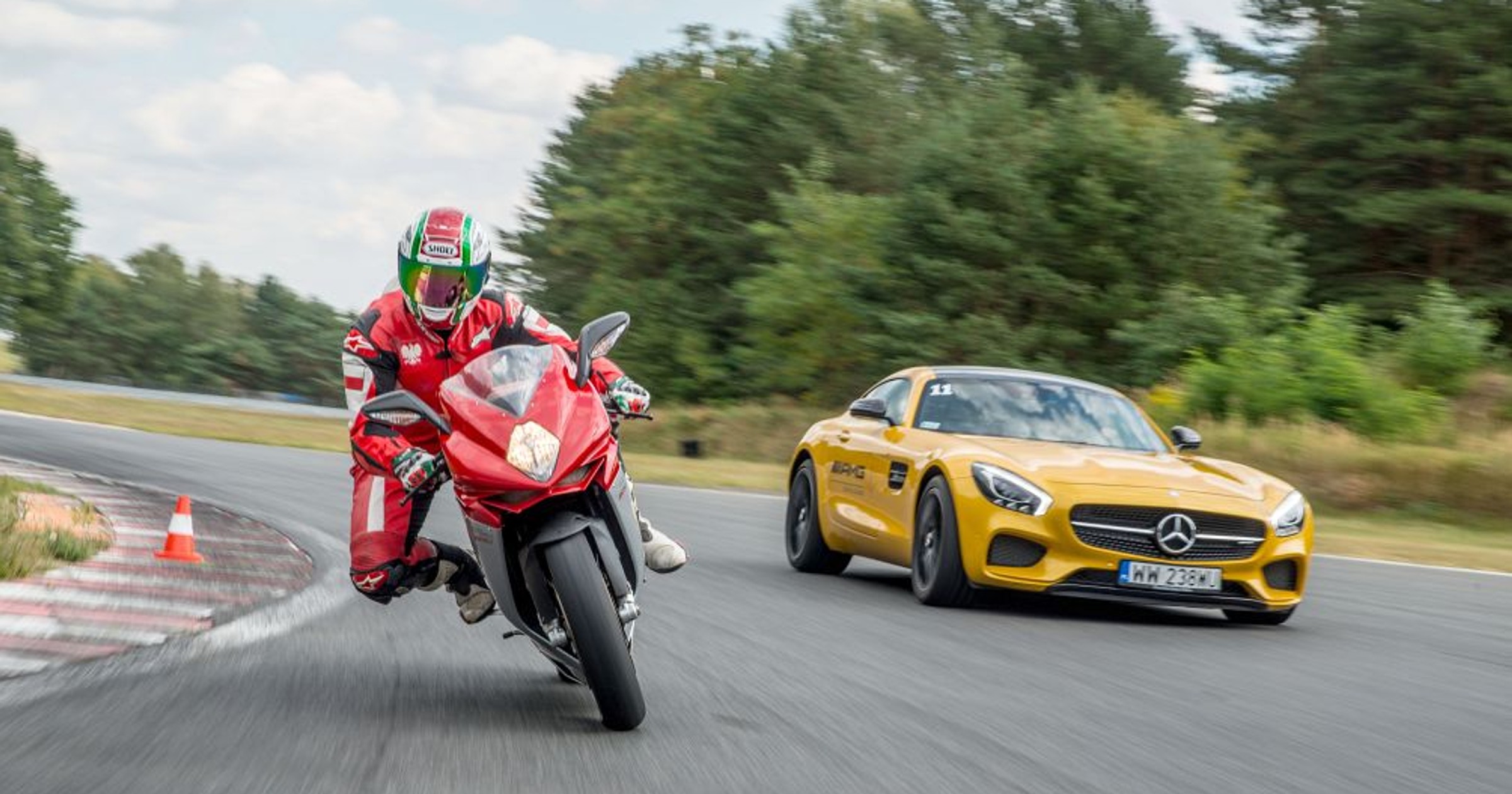 MV Agusta F3 800 vs Mercedes-Benz AMG GT S