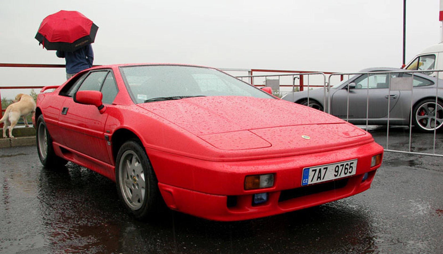 Autodrom Most: sportowe rakiety w deszczu (fotogaleria)