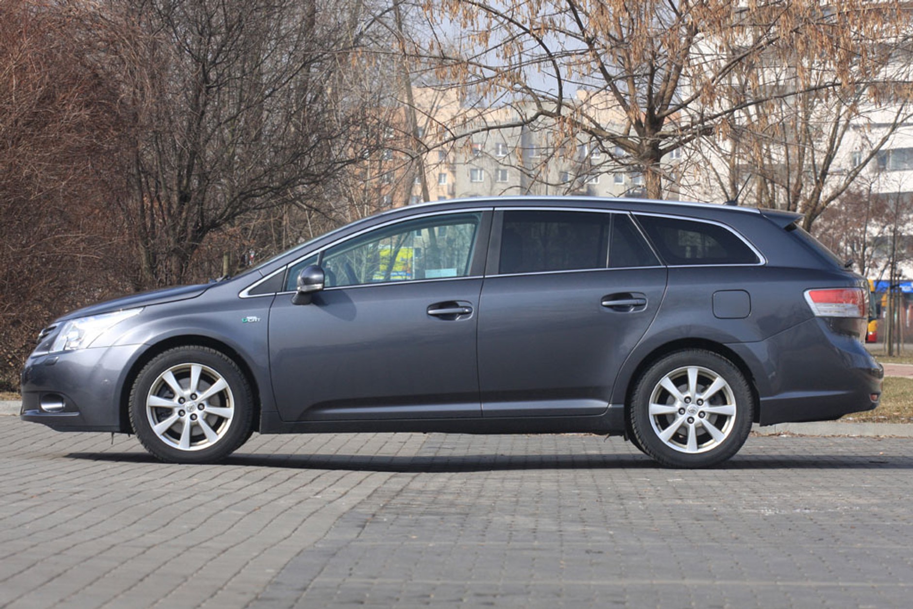 Zmieniona, ale bardzo podobna: Toyota Avensis 2.2 D-CAT SOL PLUS