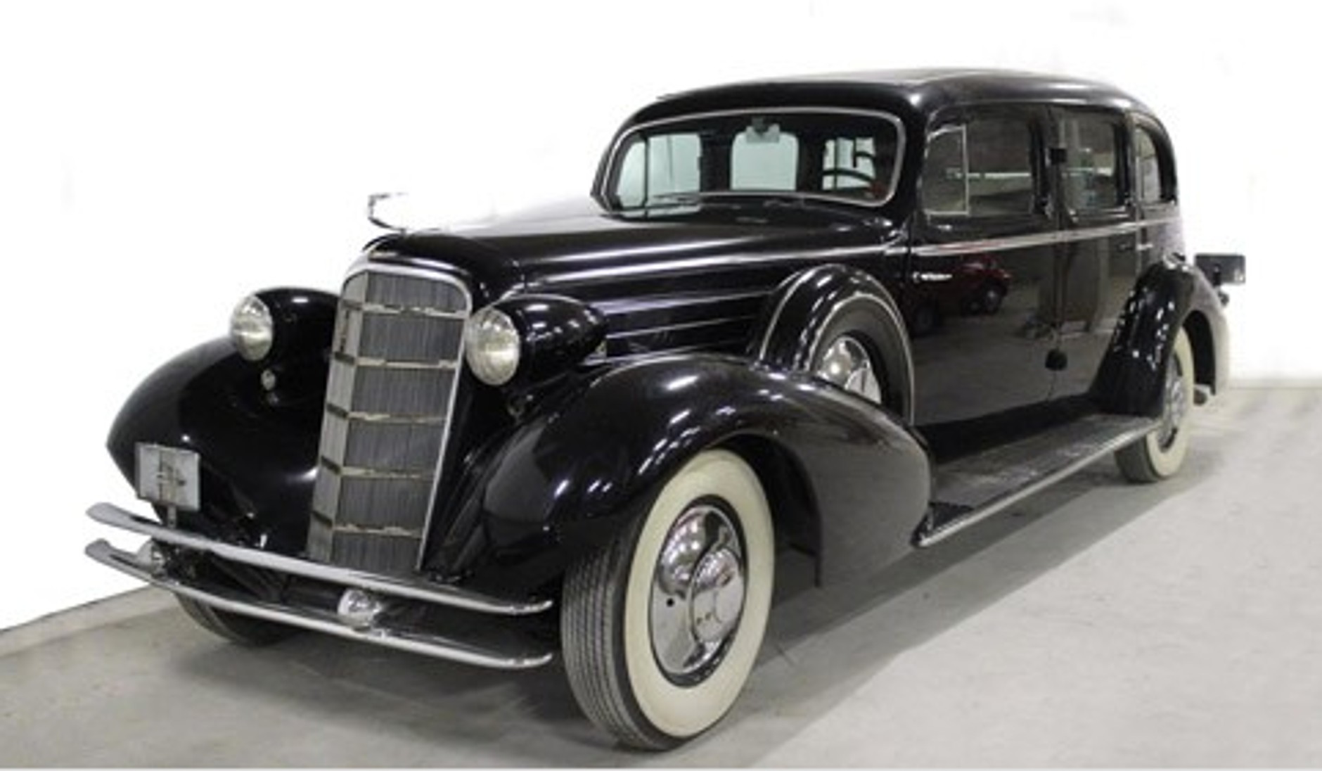 Cadillaki na aukcji COYS