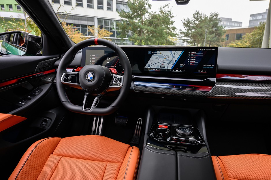 BMW M5 (G90)