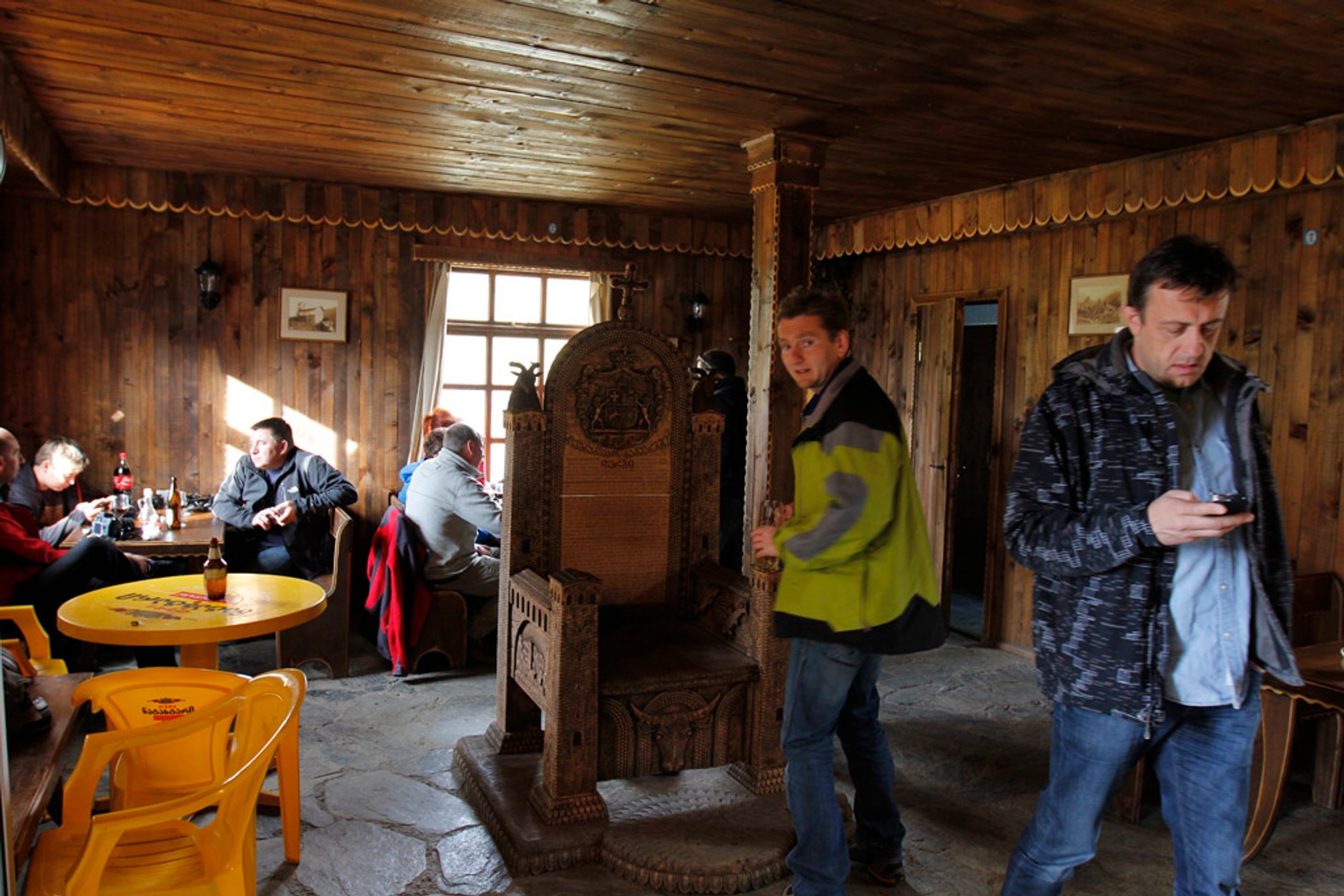 Auto Świat 4x4 Expedition: toast za Gruzję