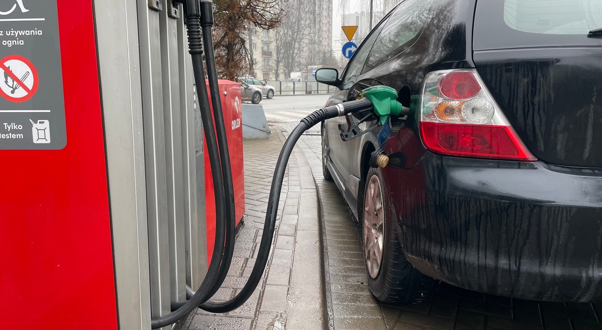 Ceny paliw w Polsce. Po ponad miesiącu podwyżek nareszcie widoczny spadek