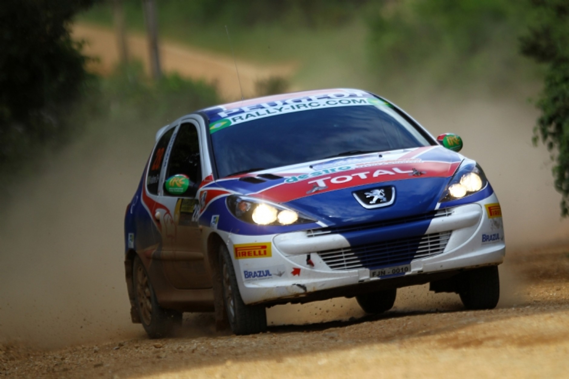 Rally de Curitiba 2010: pewne zwycięstwo Krisa Meeke, Juho Hänninen liderem IRC
