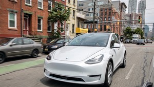Tesla Model Y kontra Volkswagen ID.6 Crozz. Pierwszy crash test