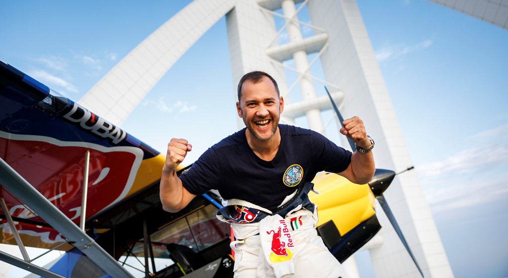 Łukasz Czepiela wylądował samolotem na lotnisku dla helikopterów