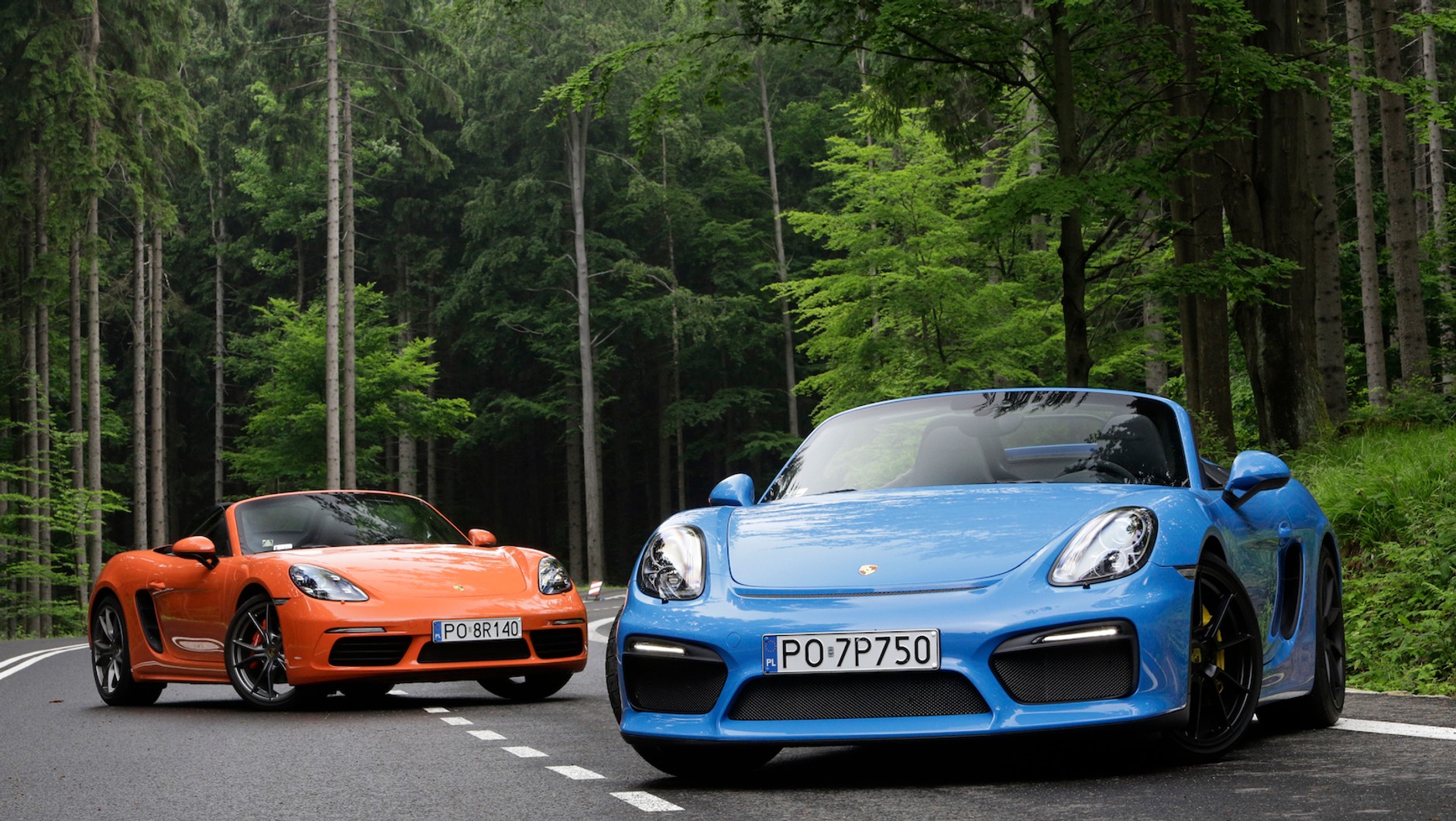 Porsche Boxster Spyder (niebieski egzemplarz) to kosztowna, rzadka wersja