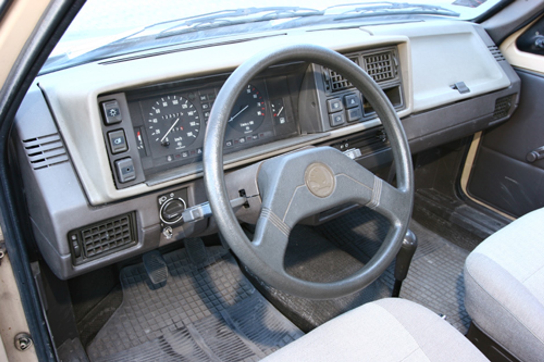 Skoda Favorit 135 - Szkoda, że tak koroduje