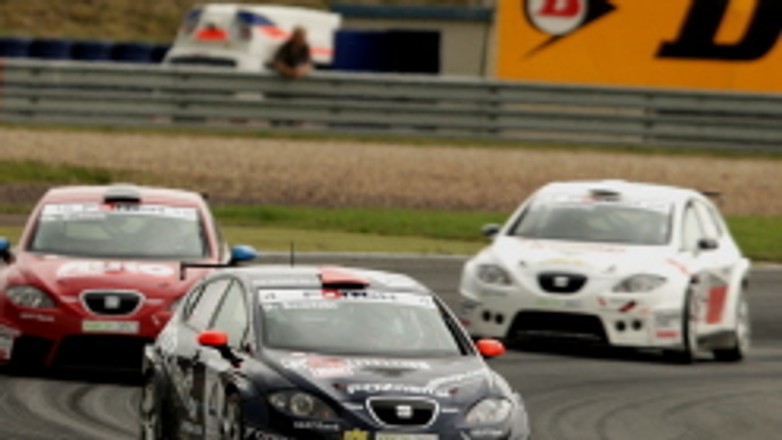 Wyścigi: Damian Sawicki drugim wicemistrzem w Seat Leon Supercopa