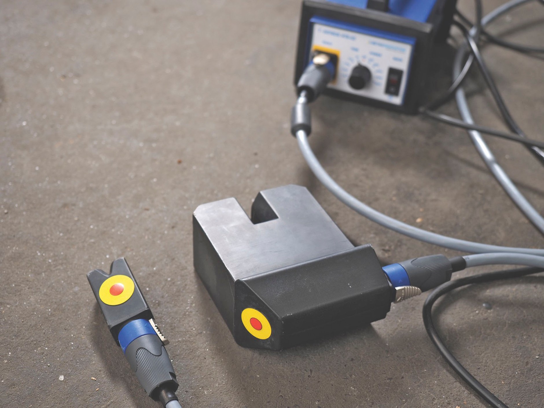 Jak usunąć wniecenia bez lakierowania?