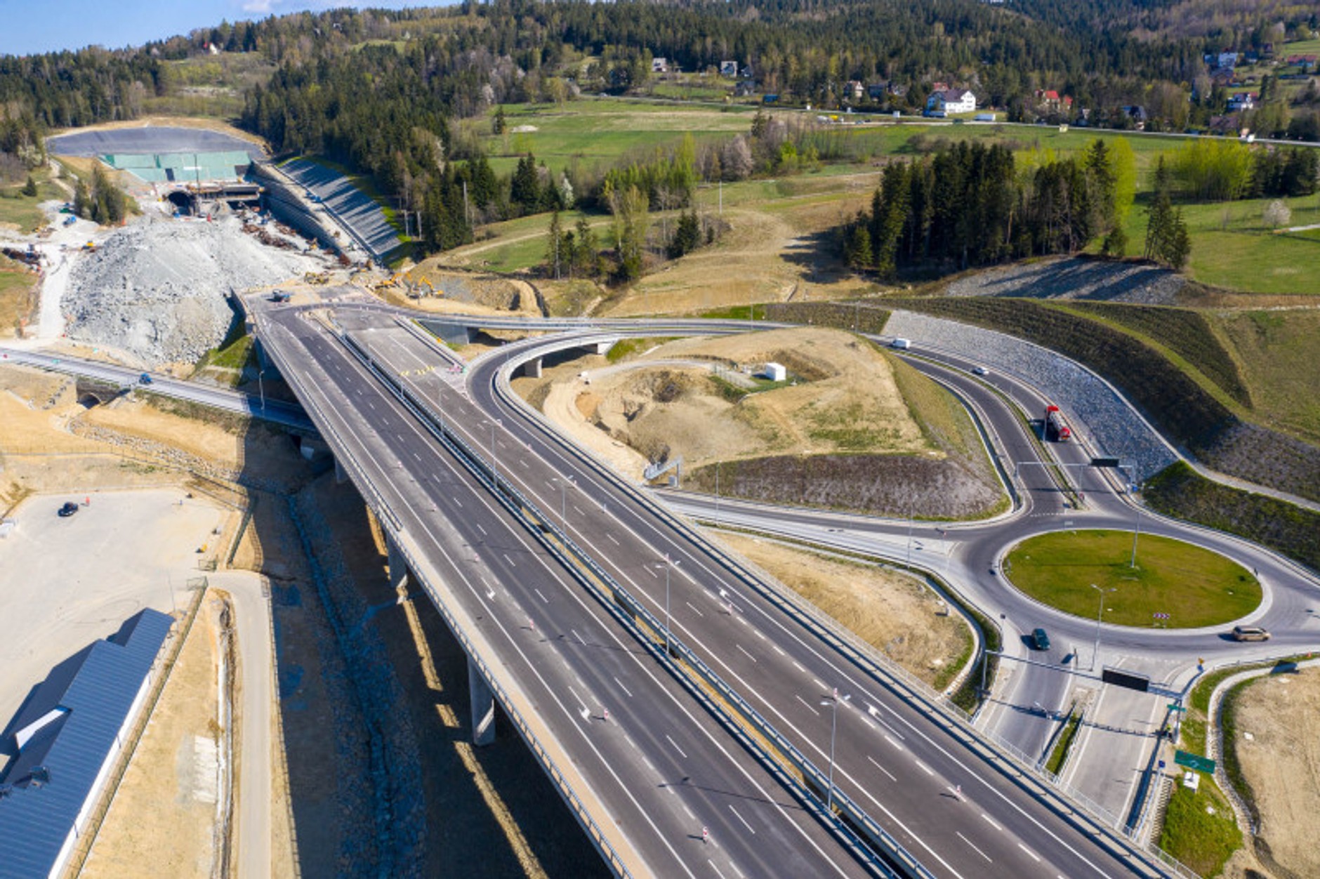 Najdłuższy tunel na Zakopiance przebity