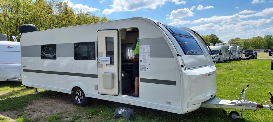 Wystawa kamperów