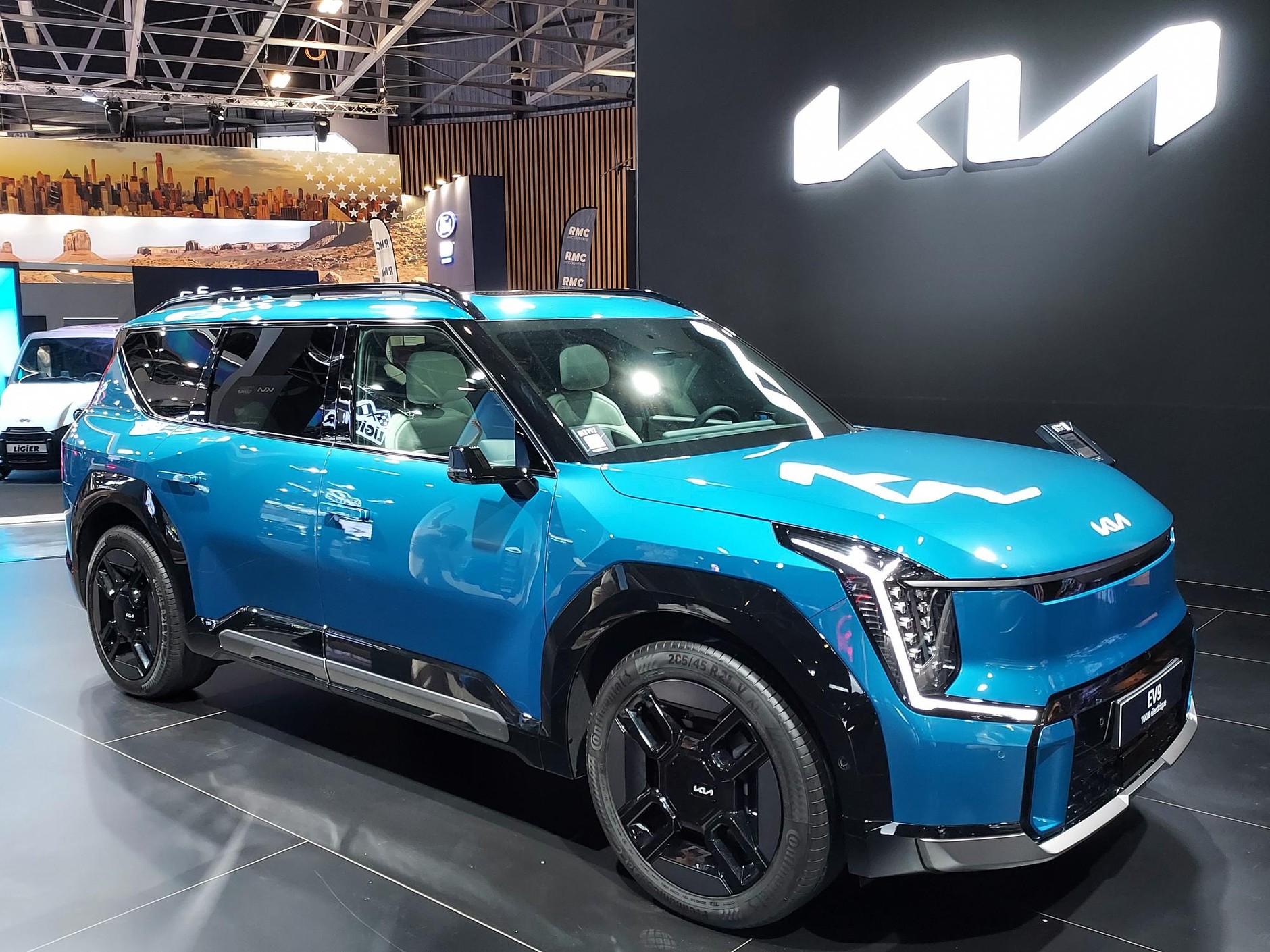 Salon samochodowy w Paryżu 2024