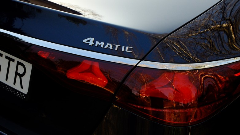 Mercedes E 300 e 4Matic