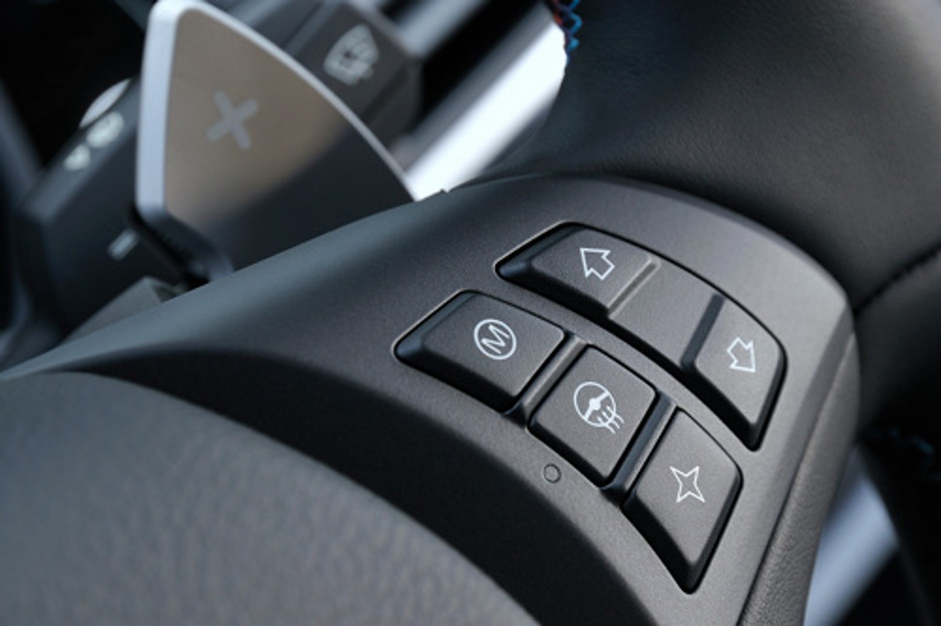 BMW X5M &amp; X6M - Bawarska potęga