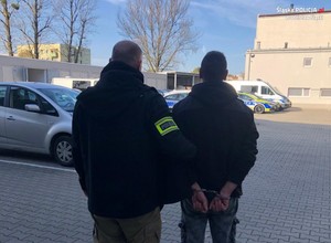 Policjanci podczas nocnego patrolu zatrzymali kierowcę opla. Grozi mu 5 lat więzienia