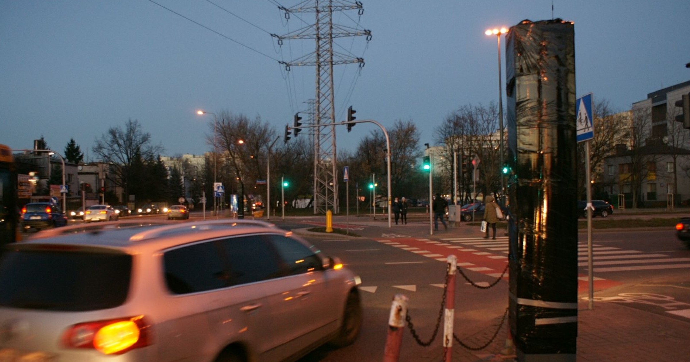 Zaklejony fotoradar na ulicy Ostrobramskiej w Warszawie