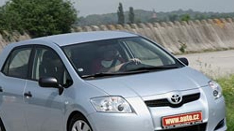 Toyota Auris 1.6 DualVVT-i - wartości wewnętrzne