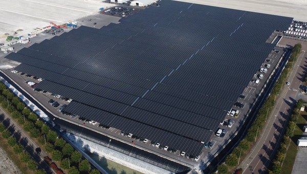 Ogromna instalacja PV powstanie nad głowami kierowców
